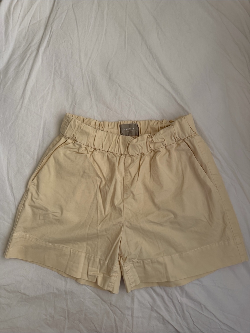 Everlane The Easy Short Cream 4